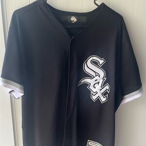 Chicago white Sox jersey.